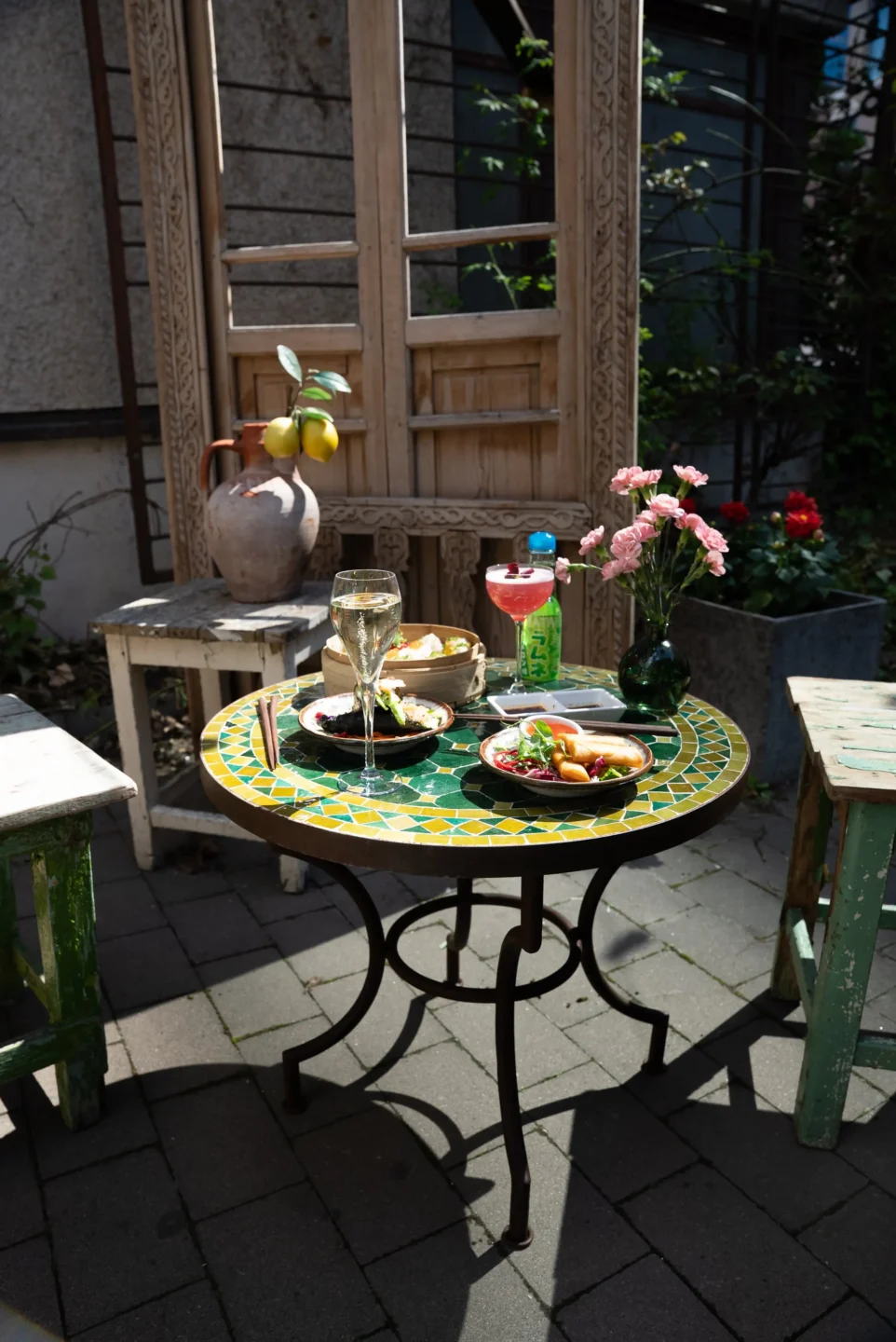 EAT GARDEN uteservering mood kvarteret